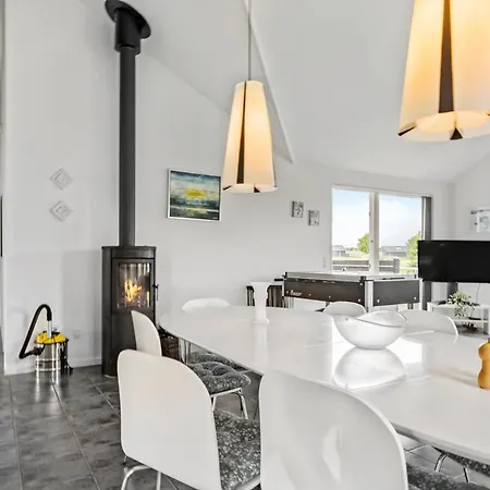 Holiday home 4 Bedroom Amazing In Haderslev Flovt