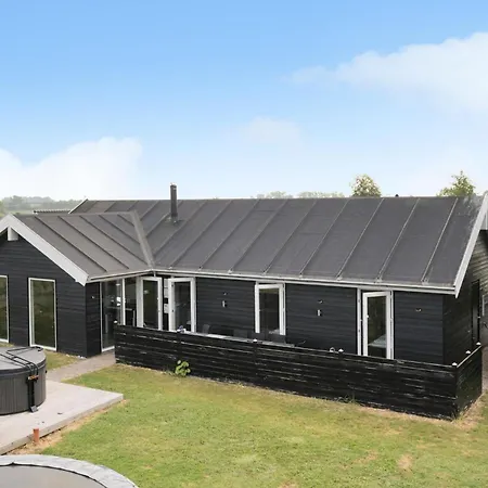 4 Bedroom Amazing In Haderslev Holiday home *